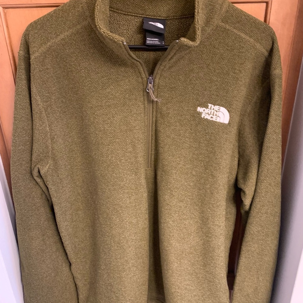 NWOT Never worn, Men’s North Face Quarter Zip L